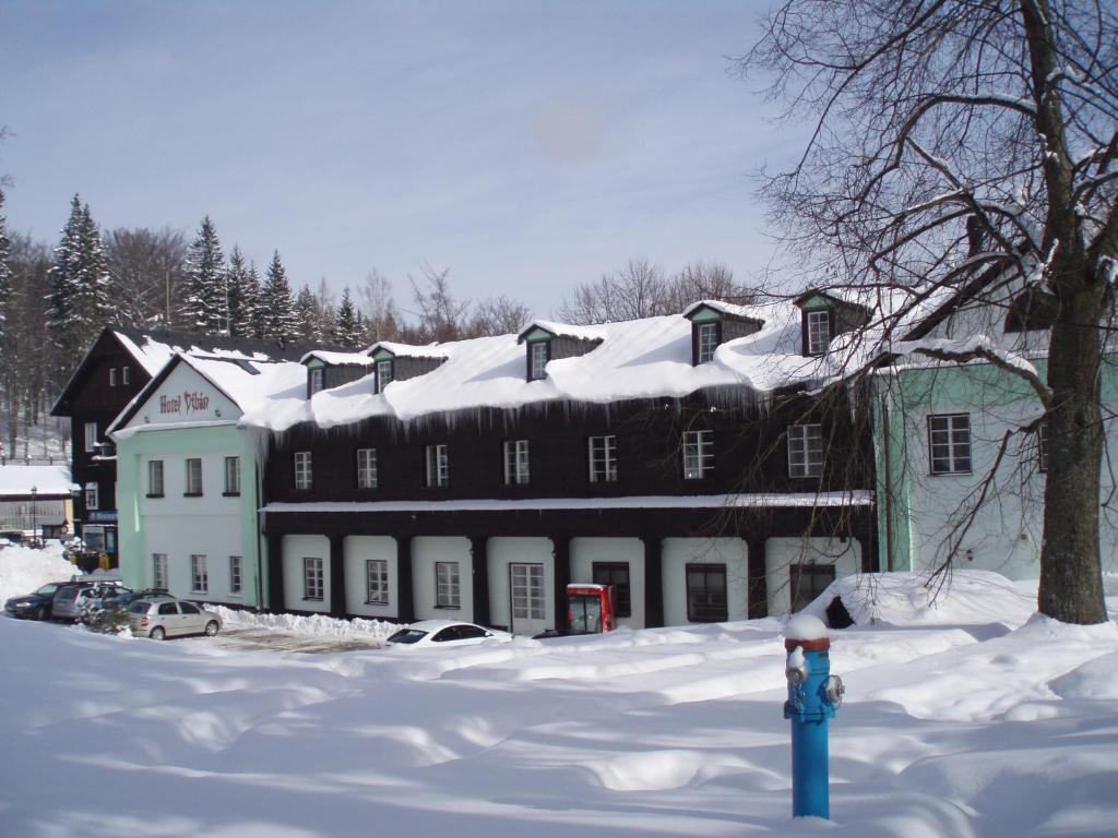 Hotel Dzban Jindrichov Buitenkant foto