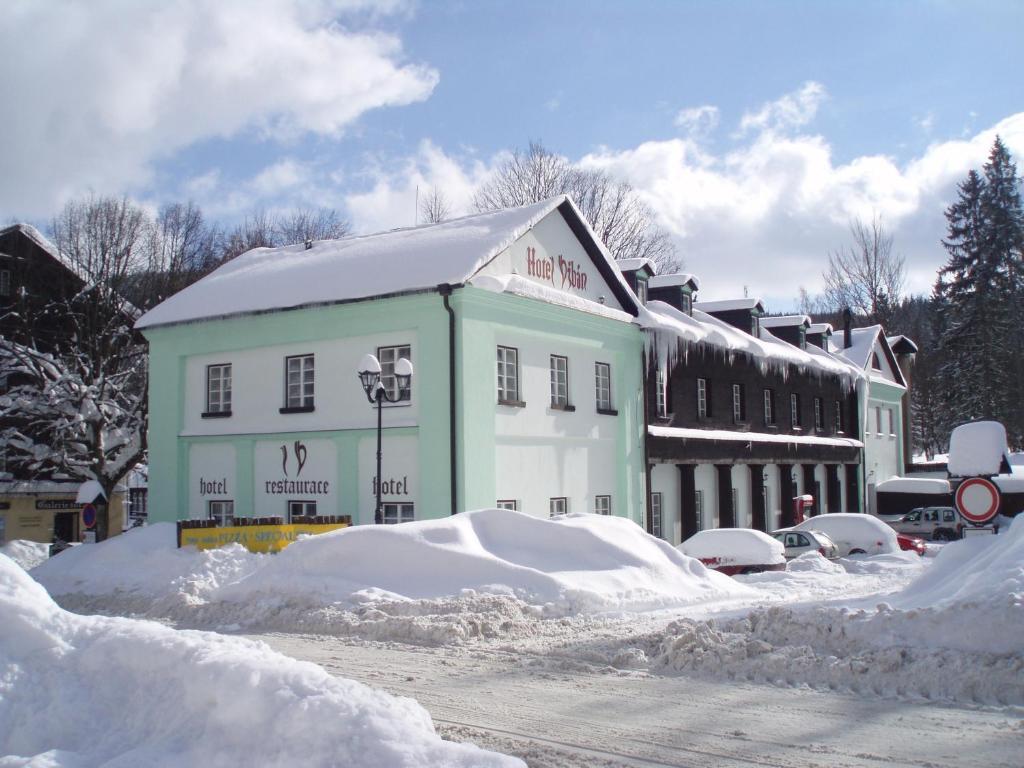 Hotel Dzban Jindrichov Buitenkant foto