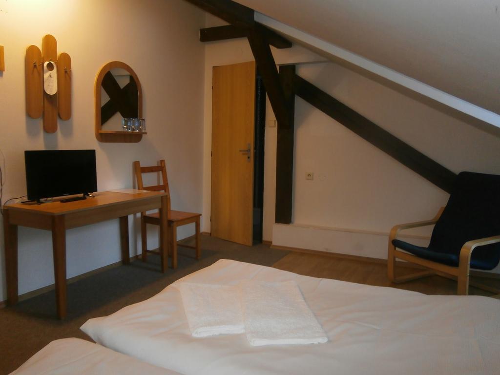 Hotel Dzban Jindrichov Buitenkant foto