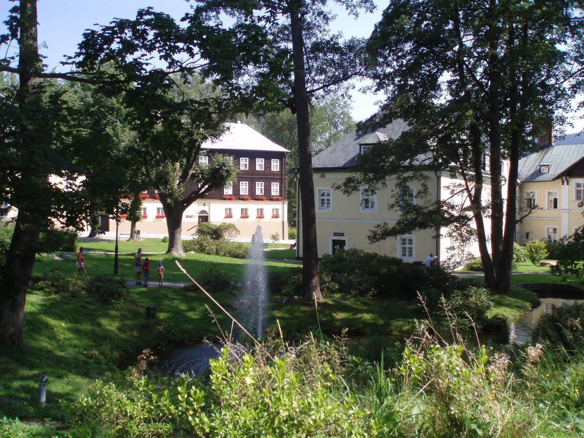 Hotel Dzban Jindrichov Buitenkant foto